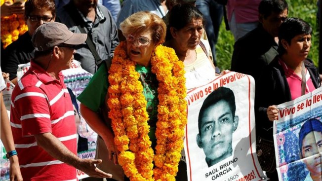 Acudieron padres de los 43 a la PGR