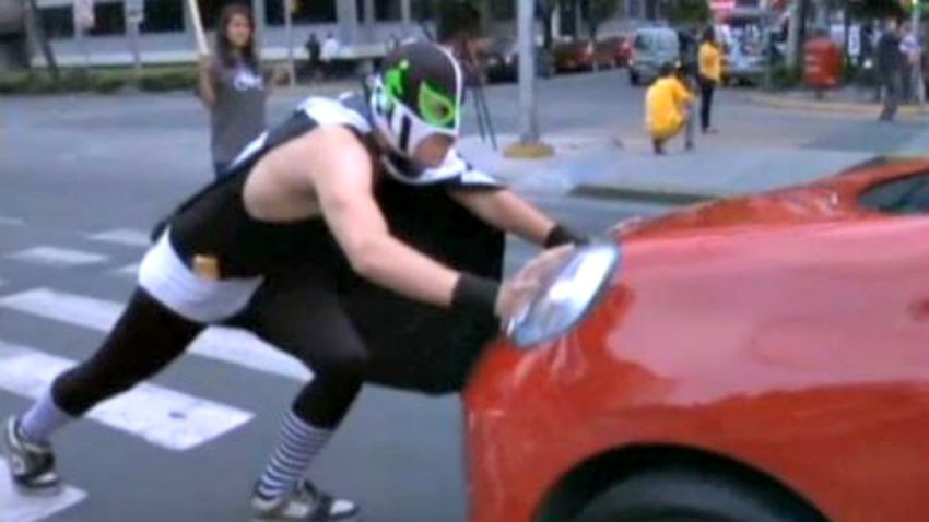 TLMd-mexico-peatonito-superheroe-peatones-