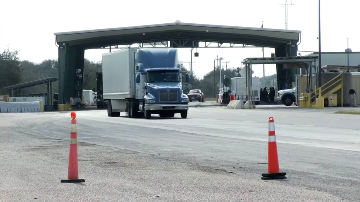 Agentes en Falfurrias evitan muerte de menor que tenía dificultad para