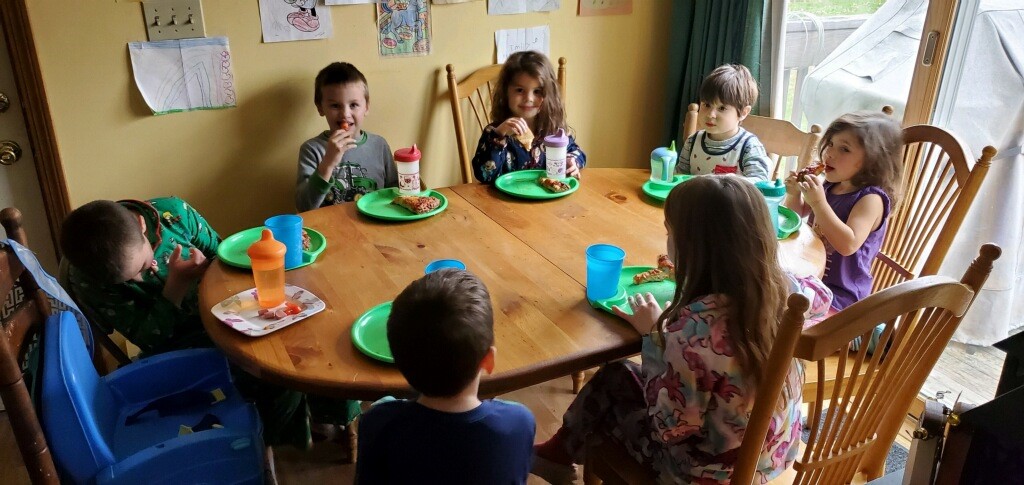 Casos de contagio de COVID-19 en guarderías de Texas suben un 45% en una semana