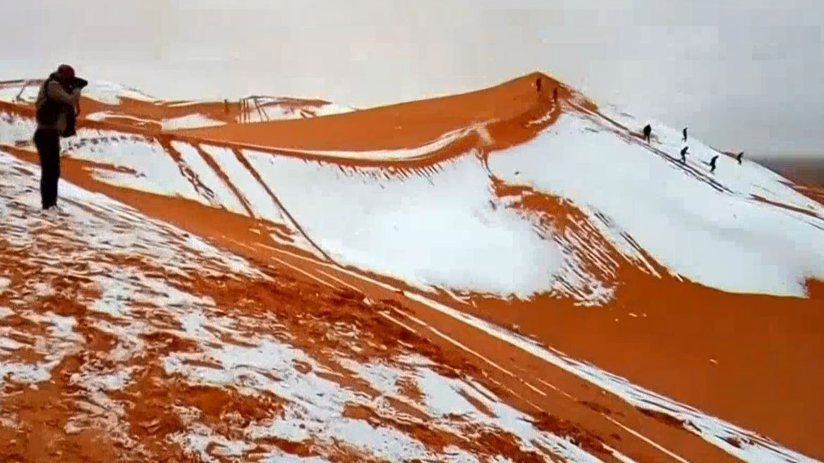 Increíble fenómeno nieva en el desierto más caliente del mundo