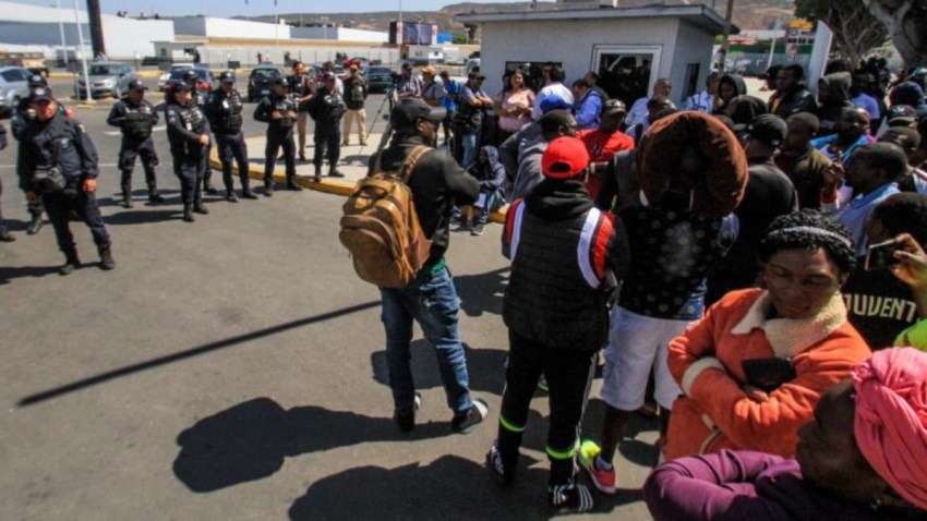 mexico-tijuana-protestas-haitianos-africanos