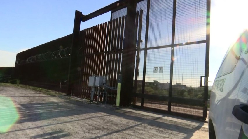 muro-fronterizo-porton-codigo-acceso