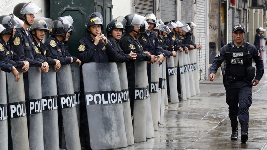 Hombre_golpeo_y_lanzo_al_piso_a_mujer_policia_en_Hartford.jpg