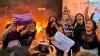 Policía reprime con disparos protesta feminista en Cancún, México: al menos tres heridos