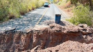 Zanja en una carretera de Michoacán