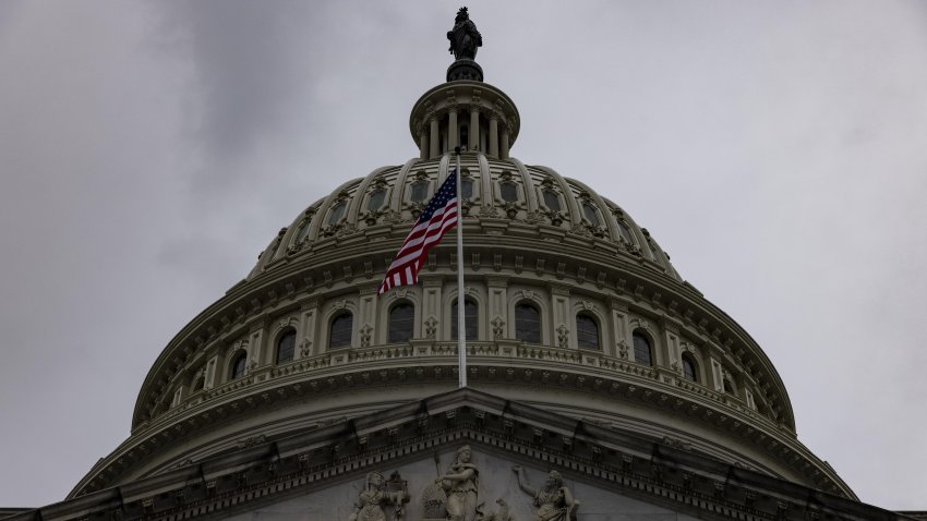 ¿Quién debería manejar el Congreso? Lo que piensan los votantes, según encuesta de NBC News