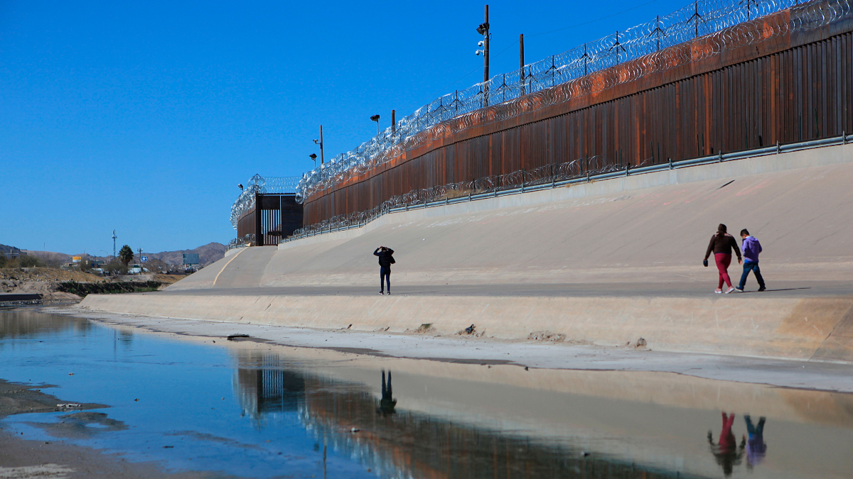 Inmigrante venezolana muere al tratar de cruzar el río Bravo en la frontera entre México y EEUU Inmigrante venezolana muere al tratar de cruzar el río Bravo en la frontera entre México y EEUU