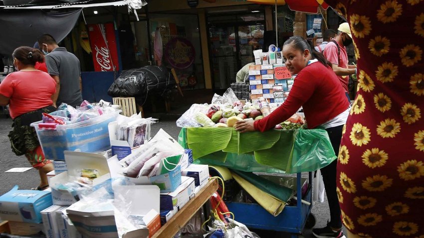 Cómo podría afectar el bitcoin al negocio de las remesas en El Salvador