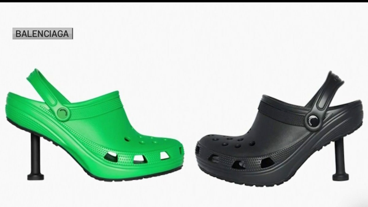 Crocs y Balenciaga colaboran para lanzar curiosos zapatos, cuál sería el  precio – Telemundo McAllen (40)