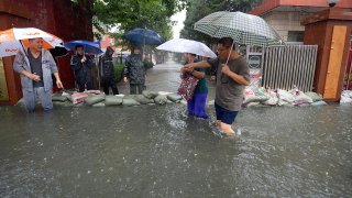 Unas 400,000 personas han sido evacuadas de la zona afectada.