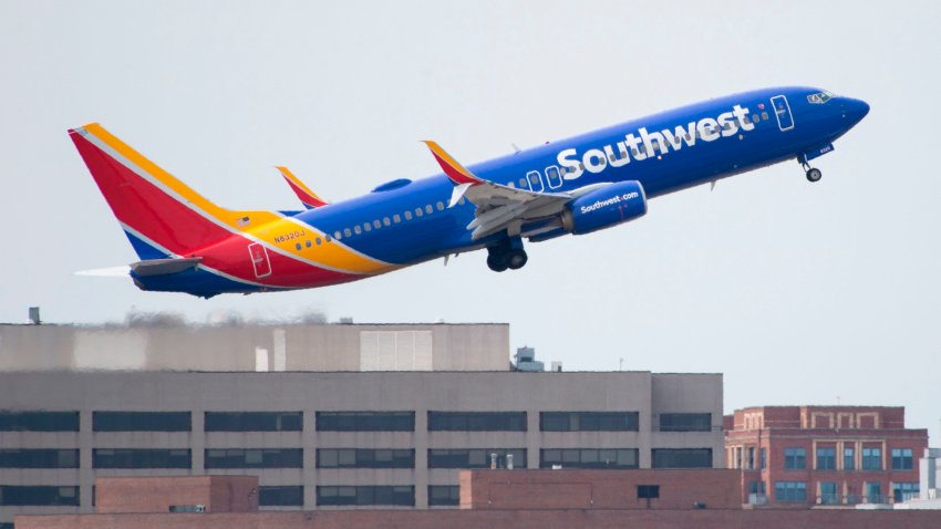 Southwest Pilots’ Union Weighs Holiday Pickets to Protest Lack of Hotels, Fatigue