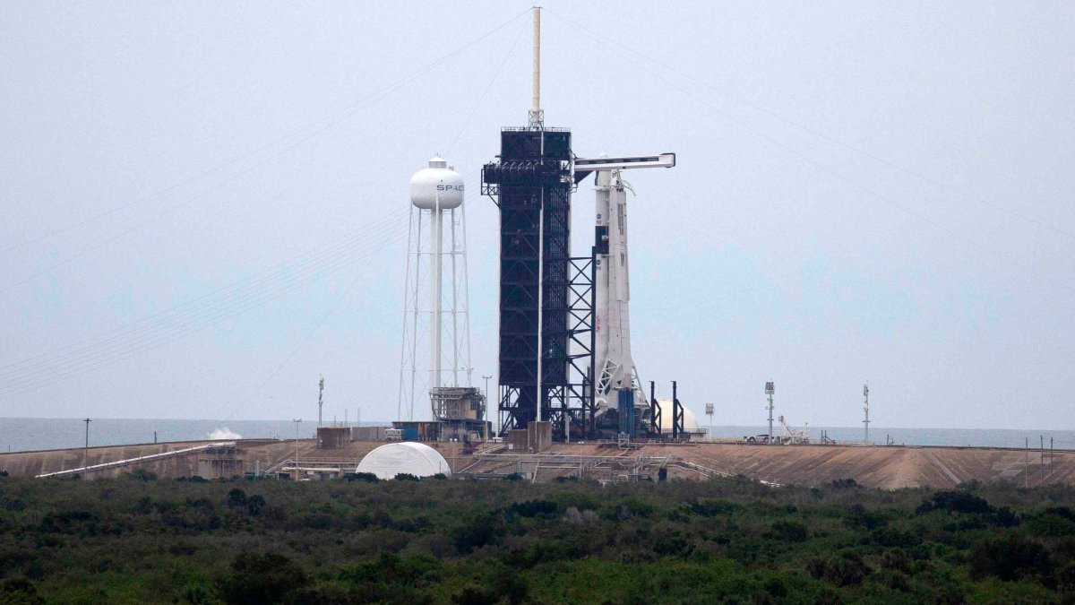 Por mal tiempo: aplazan lanzamiento de carga de SpaceX para el domingo - Vimarsana News
