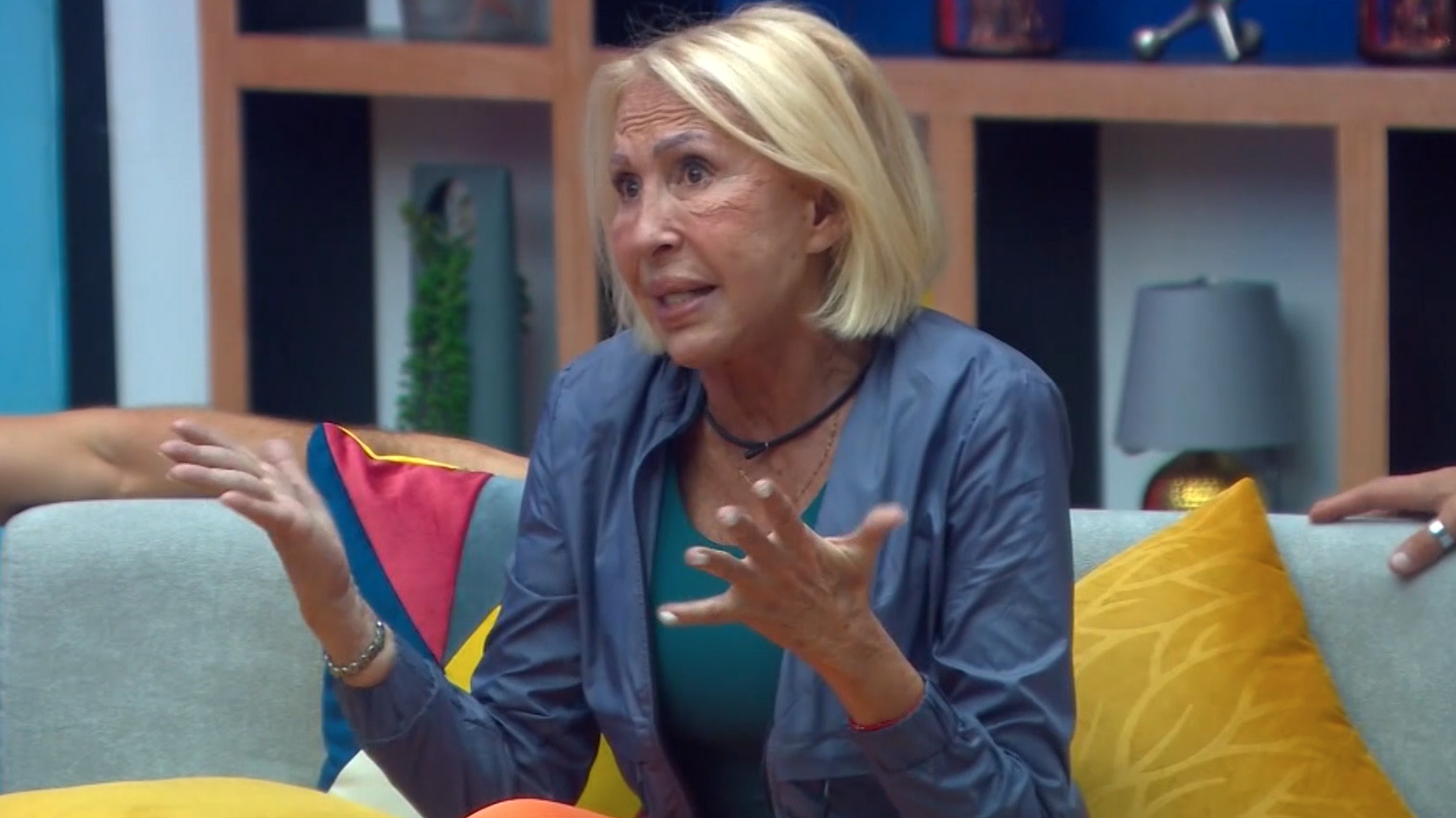 Laura Bozzo en contra de Niurka Marcos en La Casa de los Famosos Laura Bozzo en contra de Niurka Marcos en La Casa de los Famosos