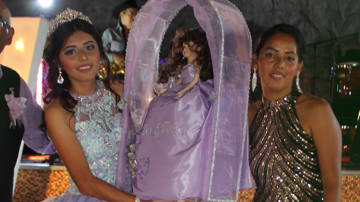 Pagó Por Un Servicio Y Casi Se Quedaba Sin Recuerdos De La Quinceañera De Su Hija Telemundo