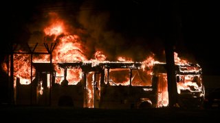 autobús incendiado en Brasilia