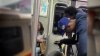 La arrinconaron e insultaron: ataque racista en vagón de metro queda captado en video