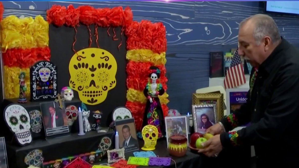 El significado del altar en el Día de los Muertos Telemundo McAllen (40)