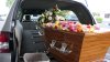 Macabro: dueño de funeraria habría mantenido a una fallecida en un coche fúnebre por dos años