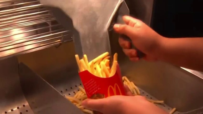 Suben precios en restaurantes de comida rápida en California