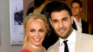 Britney Spears y Sam Asghari en un evento en julio de 2019.