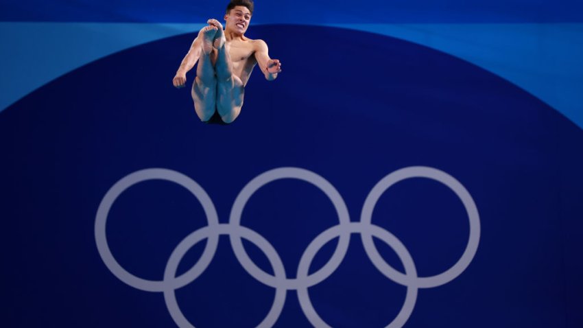 PARIS, FRANCE – AUGUST 07: Osmar Olvera Ibarra of Team Mexico competes in the Men’s 3m Springboard Semifinal on day twelve of the Olympic Games Paris 2024 at Aquatics Centre on August 07, 2024 in Paris, France. (Photo by Maddie Meyer/Getty Images)