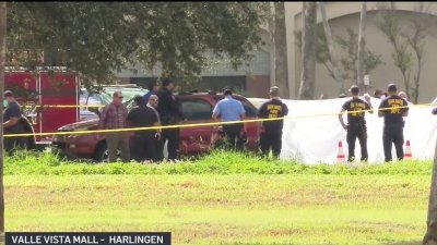 Hallan persona muerta en auto en estacionamiento de centro comercial en Harlingen