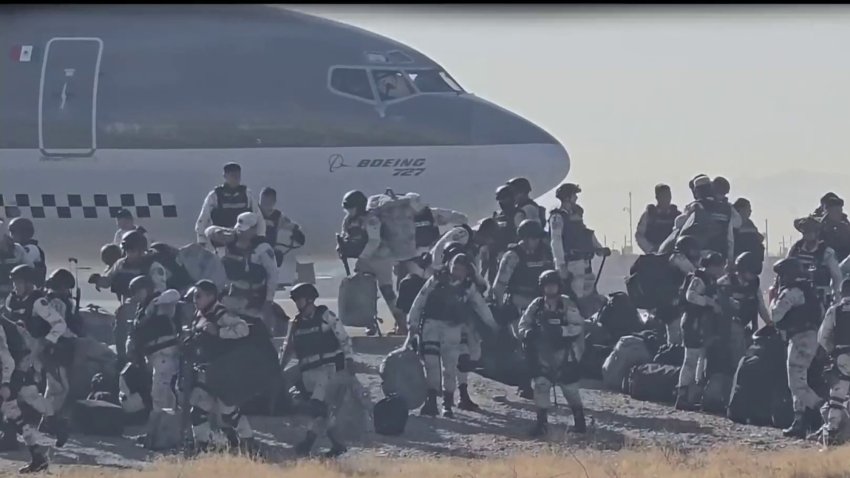 Por cielo y tierra, México desplaza a miles de militares a la frontera con EEUU