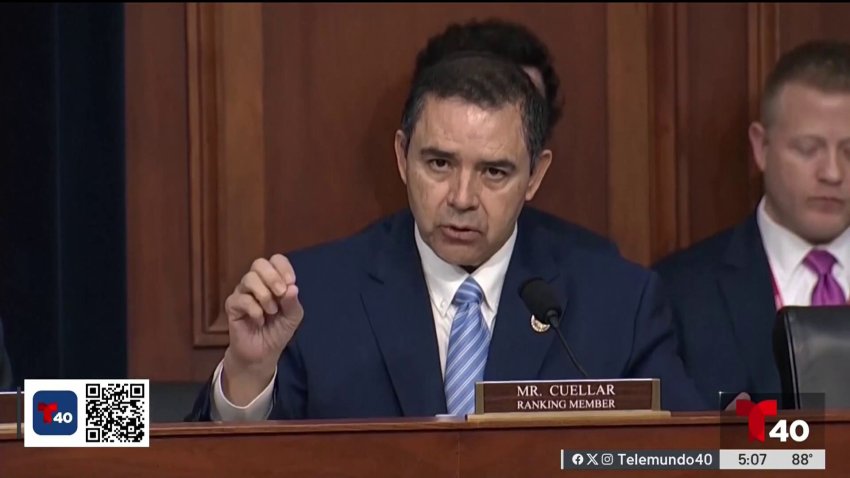 Henry Cuellar presenta moción para que su juicio sea en Laredo