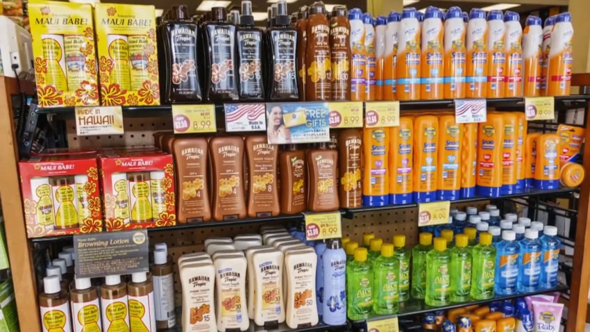 ¿Vas a comprar un protector solar? Doctor afirma que debes asegurarte que tenga esto