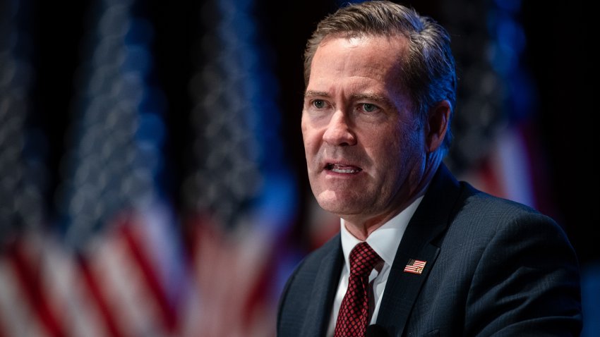 Mike Waltz, asesor de seguridad nacional de EE.UU., habla durante el foro Hill & Valley en el Capitolio de EE.UU. en Washington, DC, EE.UU., el miércoles 30 de abril de 2025. El Foro Hill and Valley, iniciado en 2023, es una reunión de legisladores y capitalistas de riesgo centrada en la industria tecnológica estadounidense. Fotógrafo: Al Drago/Bloomberg vía Getty Images