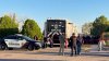 Hallan un cuerpo dentro de una bolsa en vivienda de Texas; acusan al hijo de la víctima