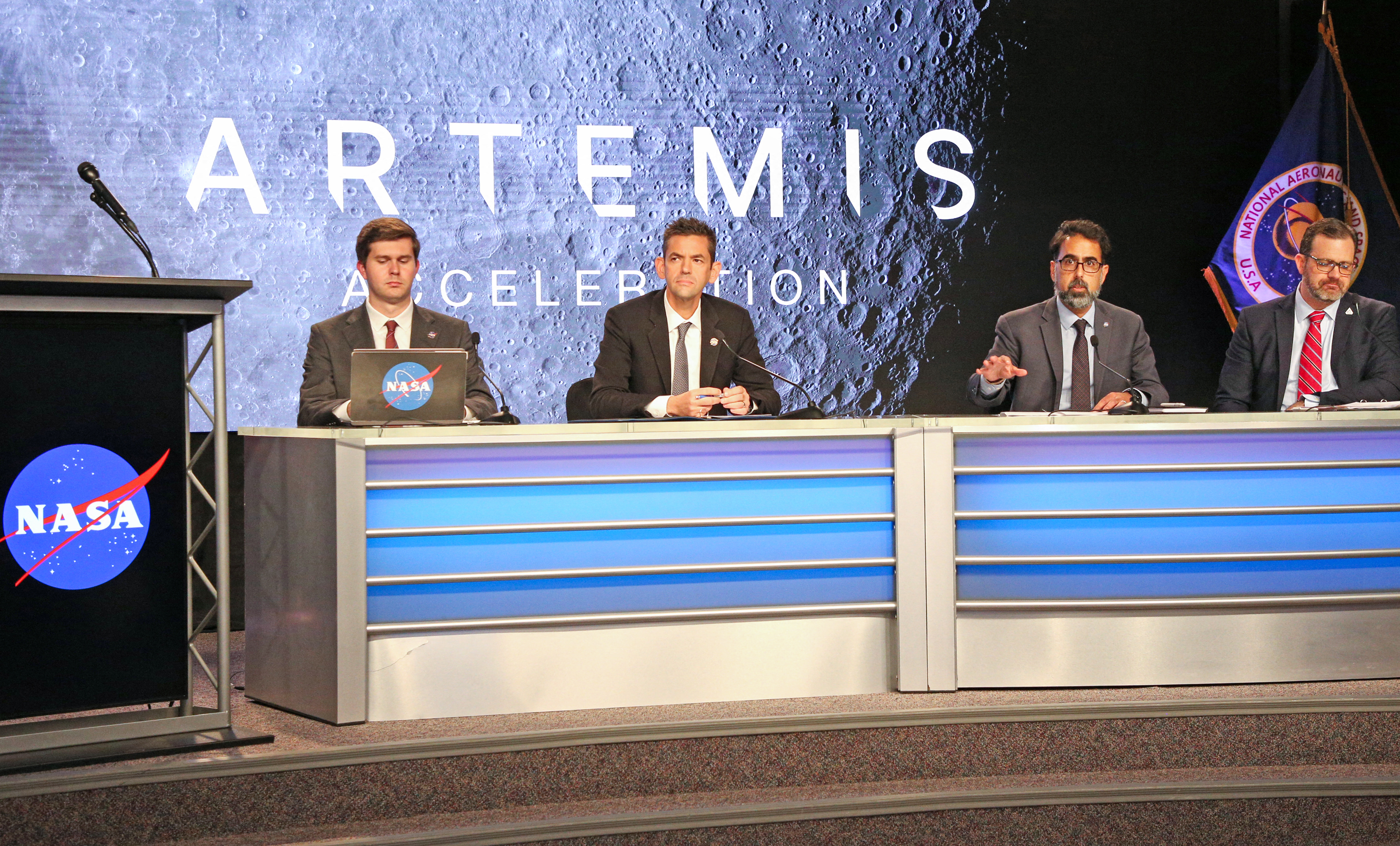 La NASA mantiene sus planes de construir una base lunar y llevar a astronautas a la Luna