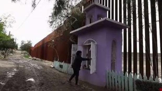 Polémica por capilla levantada justo en el muro