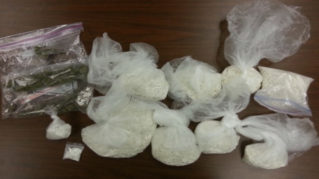 Hallan droga en partes íntimas de mujer