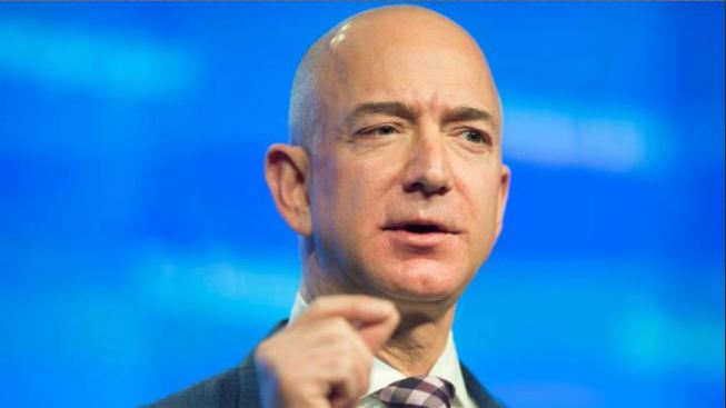 Fundador de Amazon hace millonaria donación en becas para Dreamers Fundador de Amazon hace millonaria donación en becas para Dreamers